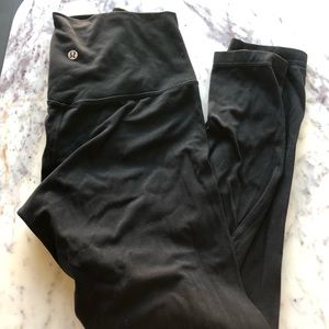 Black Lululemon Wunder Under hi rise 25” size 8